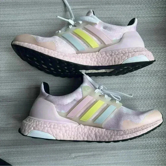 Adidas Pastel Pink Ultra Boost Womens Size 8 - Picture 2 of 8